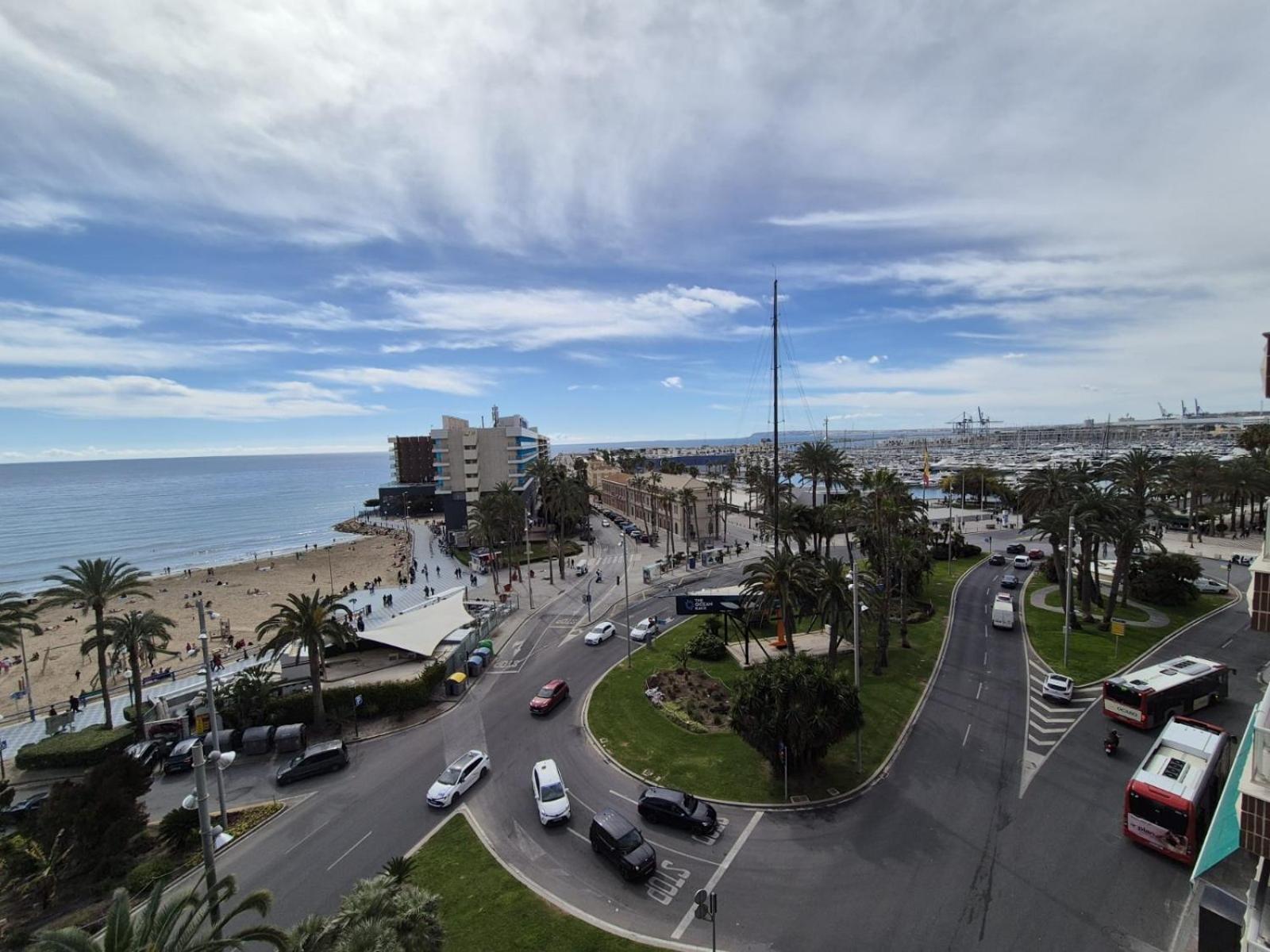 Apartamentos Playa Postiguet Alicante Eksteriør bilde